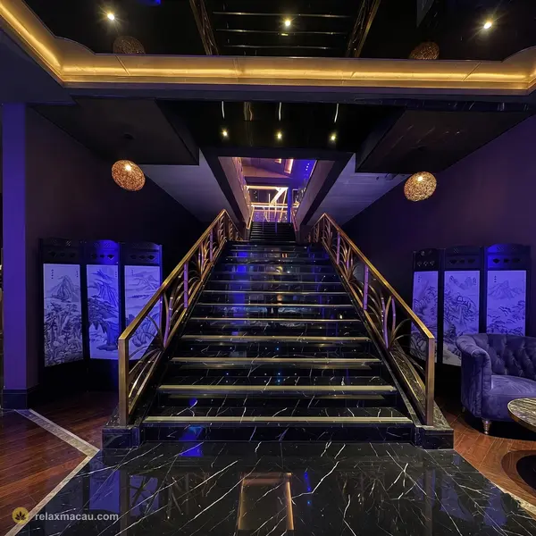 豪門桑拿殿紫色宏偉樓梯